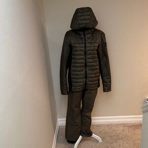 Rossignol youth Dark Green Hooded Jacket and ski pants